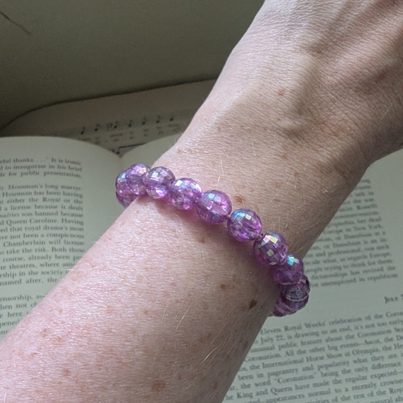 Elegant Purple Beaded Bracelet - Picture 1 of 8